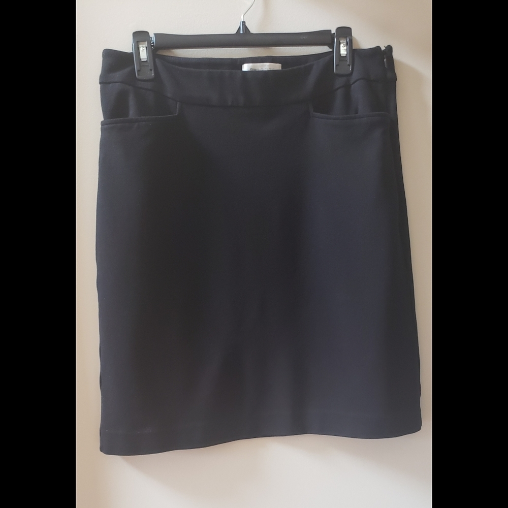 🧷 Talbot's Black Pencil Skirt! Size 12, NWOT ☺️